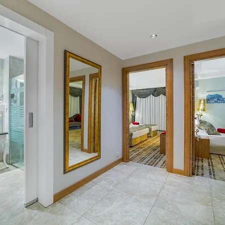 Justiniano Deluxe 5* Okurcalar
