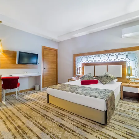 Otel Justiniano Deluxe Okurcalar
