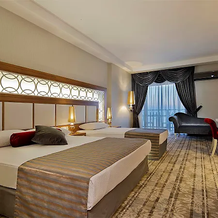 Otel Justiniano Deluxe Okurcalar