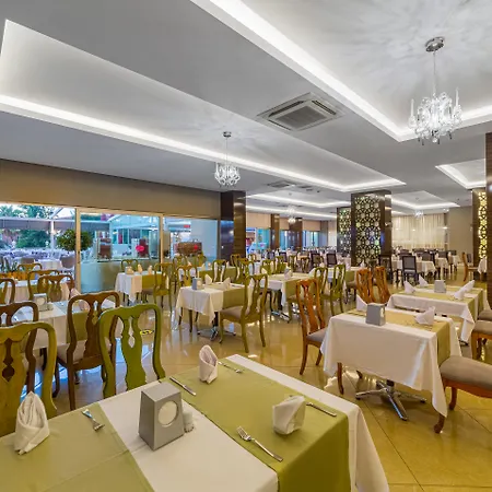 Justiniano Deluxe Okurcalar